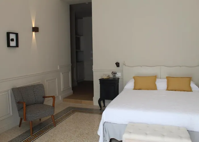 Maccus Bed & Breakfast 4*